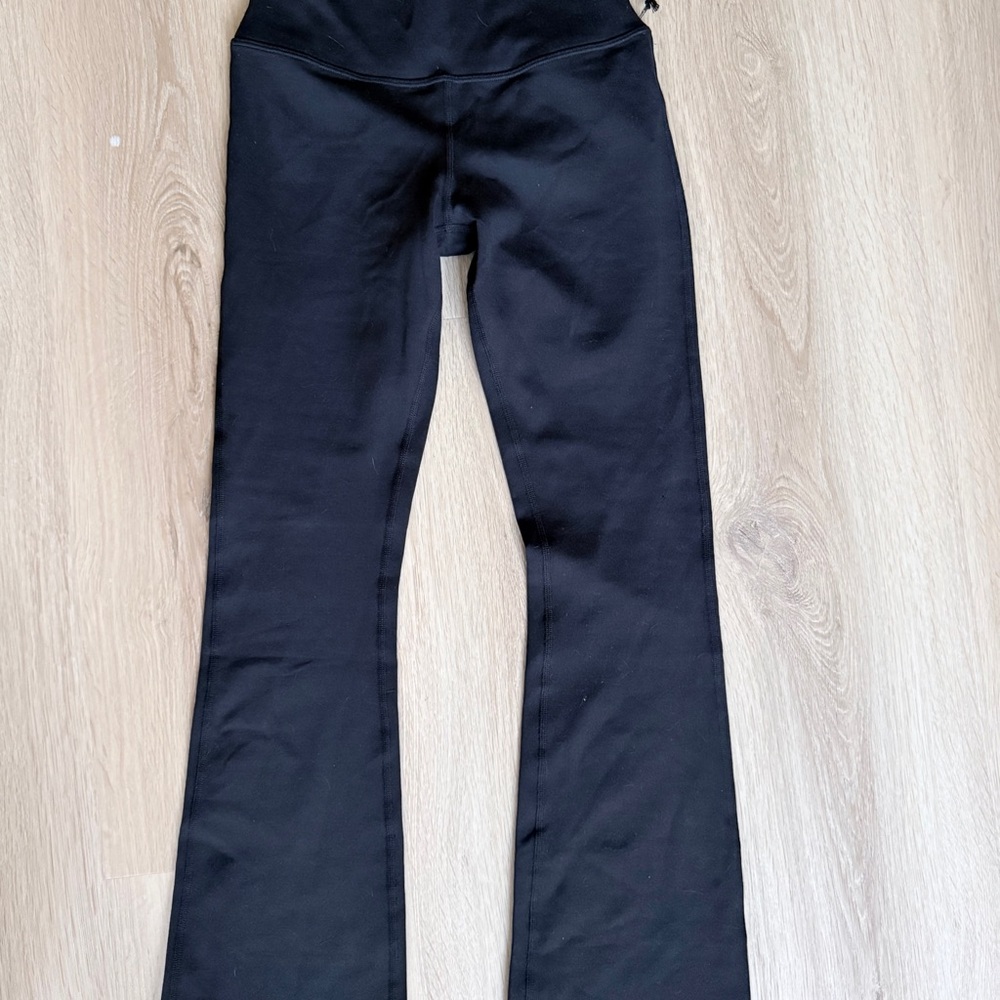 ALO Yoga airbrush  bootcut Black Leggings nwt size XS